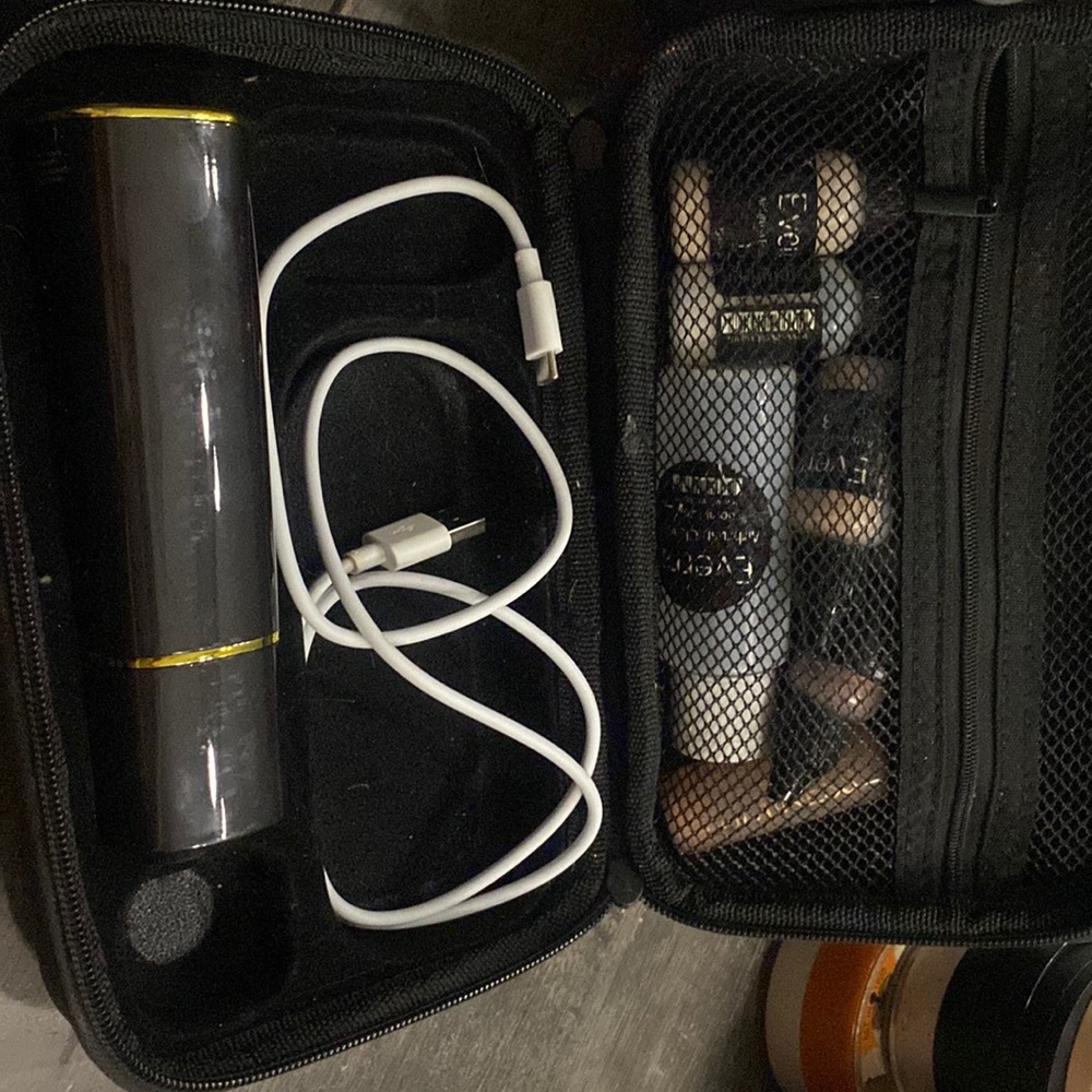 Air brush make up kit with foundations and blush